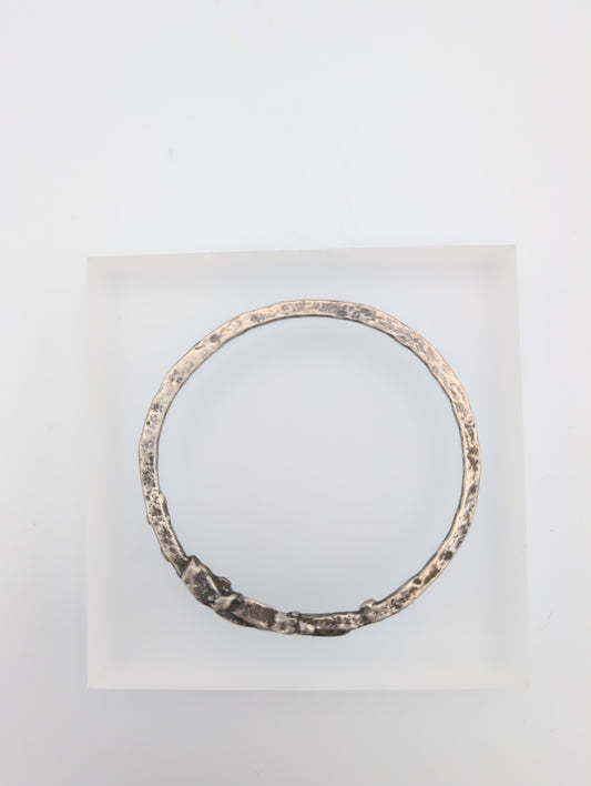 Zero-waste oxidised silver bangle
